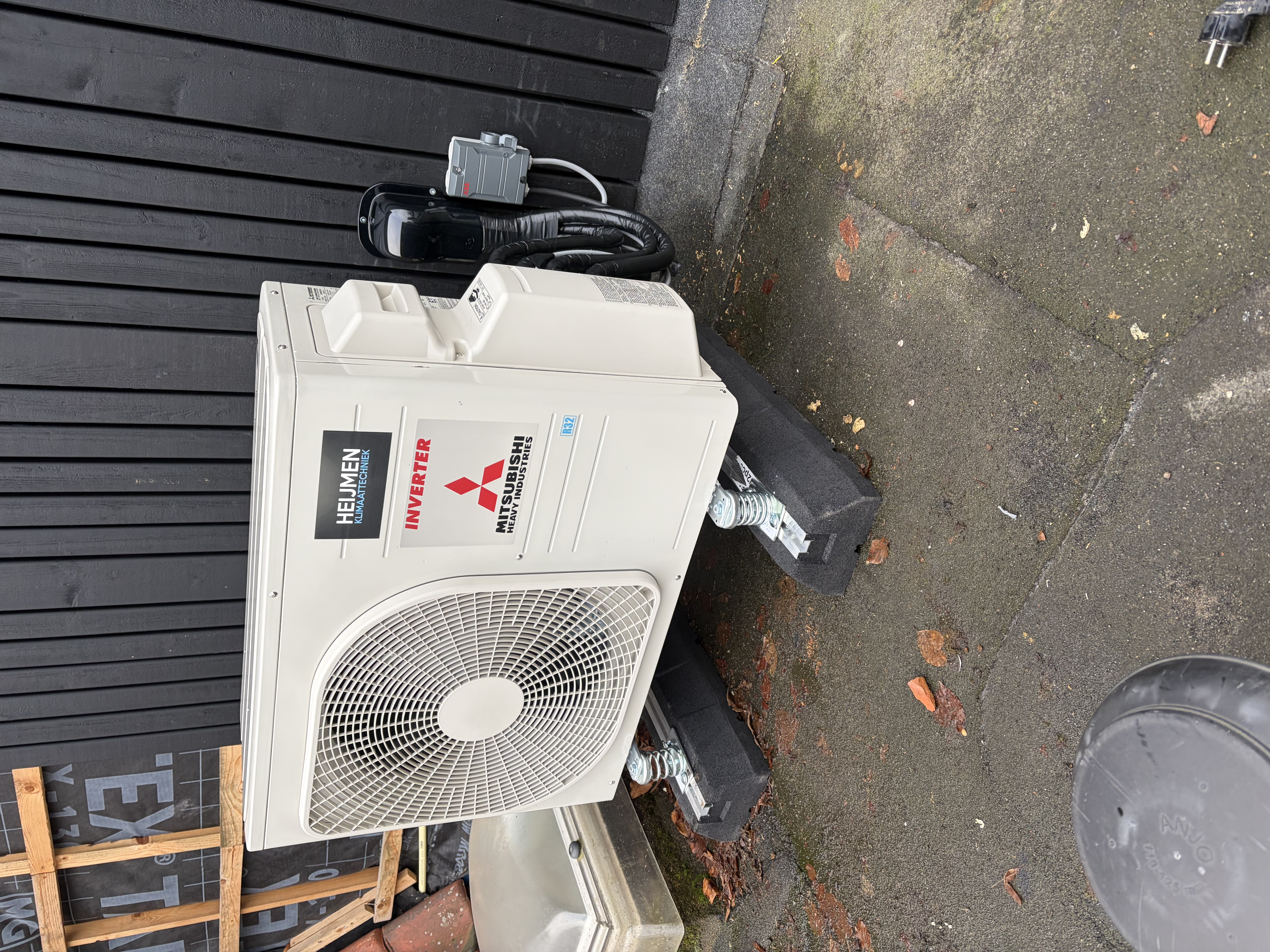 Mitsubishi buitenunit plat dak